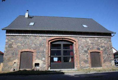 Feldsteinscheune
Architektenhaus mit außergewöhnlichem Charme