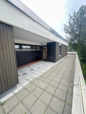 Exklusive 2-Raum-Penthouse-Wohnung mit Balkon in München Solln