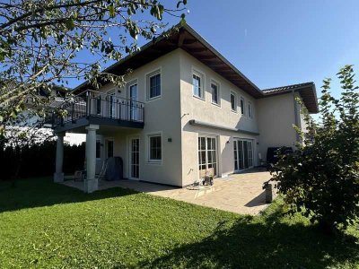 Für höchste Ansprüche -  Exklusive, sonnige DHH mit Süd-Terrasse, Garten, Terrassenbalkon und EBK