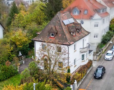 Stadtvilla mit Charme, großzügigem Grundstück und 3 Garagen in bester Lage von Stuttgart-Feuerbach