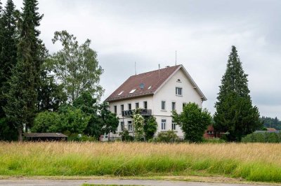 Gemeindehaus mit 2 Wohnungen in Bavendorf Nähe Ravensburg