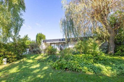 Großzügiger Bungalow mit Anbau, schönem Garten und sonniger Terrasse