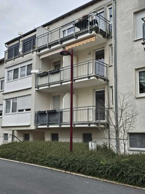 Schöne sonnige 1-Zimmer-Wohnung mit Balkon und Einbauküche in Freital