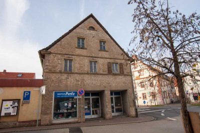 Für Individualisten: Historisches Sandsteinhaus mit Gewerbefläche im Herzen Rimpars