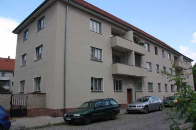 Helle 3-R-Wohnung im EG, WG-geeignet