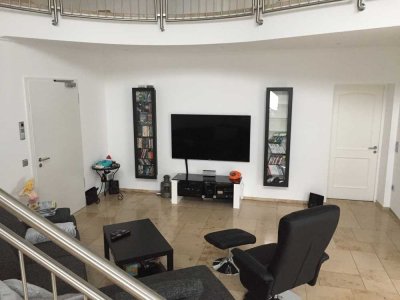 Exklusive helle 3 Zimmer Galeriewohnung auf 2 Etagen EG/OG