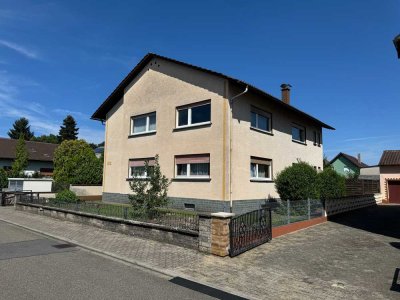 Vielseitiges Zweifamilienhaus in ruhiger Lage! **reserviert**