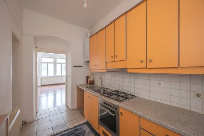 ++NEU++ Gepflegte 2-Zimmer Altbau-Wohnung, viel Potenzial!