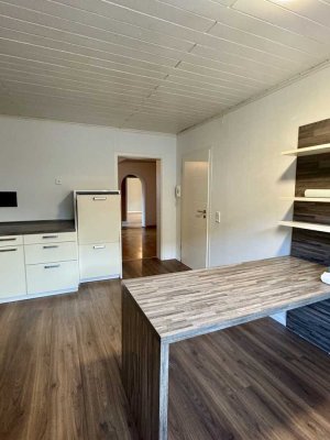 Attraktive 2-Zimmer-Erdgeschosswohnung mit Balkon und Einbauküche in Mittelreidenbach