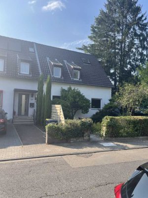 Zweifamilienreihenendhaus mit Garten und Garage in Köln-Longerich