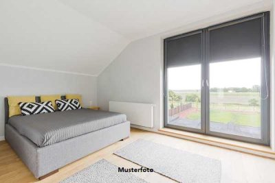 4-Zimmer-Wohnung, Balkon und TG-Stellplatz + provisionsfrei +