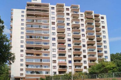 Tolle Aussicht: 2-Zi.-ETW mit Balkon und TG-Stellplatz in guter Stadtrandlage