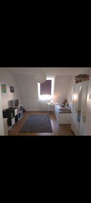 Schöne helle 4 Zimmer Wohnung