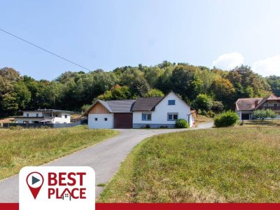 Meine eigene Welt: Vierkanthof mit Wald, Stall und Werkstatt