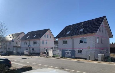 Erstbezug im Neubau! Schöne Doppelhaushälfte mit 5 Zimmern und Garten in Rösrath-Durbusch!