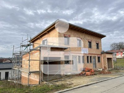 Moderne Neubau Doppelhaushälfte in Neukirchen a. Inn