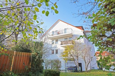 neuwertig * 1 RWE * Balkon * EBK * Bad mit Dusche * Außenjalousien * TG-SP * zentral * TOP *