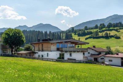 Idyllisch gelegenes Landhaus mit traumhaftem Panoramablick ( 05153 )