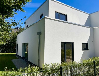 Letzte DHH verfügbar: Moderner Neubau bezugsfertig in toller Hinterhoflage zentral in Siegburg