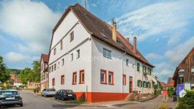 „Herrenalber Klosterhof“ – 3-Zi.-Maisonette-Wohnung mit Geschichte im denkmalgeschützten Fachwerkbau