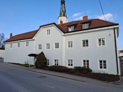 Gemütliche 1-Zimmer-Wohnung mit möblierter Küche im Zentrum von Lohnsburg