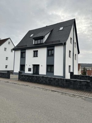 Stilvolle, vollständig renovierte 1,5-Zimmer-Dachgeschosswohnung in Spaichingen