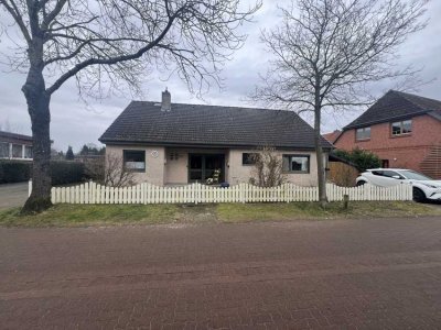 Charmantes Ein- oder Zweifamilienhaus mit großzügigem Garten und Garage in Erichshagen