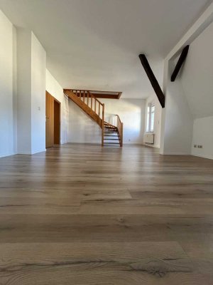 Großzügige 4 Zimmer Maisonette-Wohnung + Balkon + 2 Bäder - OHNE MAKLERCOURTAGE