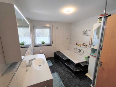 Großzügige 4,5 Zimmer Wohnung am Keilberg Garten + Garage + Solar + Balkon + EBK