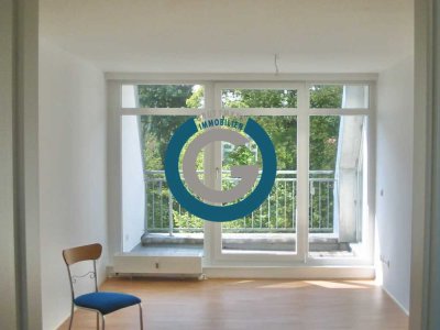 HÜBSCHE DACHGESCHOSSWOHNUNG - HELL & RUHIG MIT SONNIGER WEST-LOGGIA - ZUR ZEIT VERMIETET