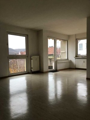 Barrierefreie und helle 2 Zimmer mit Balkon *mit Wohnberechtigungsschein (WBS)* ab sofort