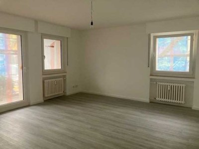 !!! Schöne renovierte 4-Zimmer-Wohnung-Meerbusch-RheinEck im EG mit Balkon - 1600/47204/243 !!!