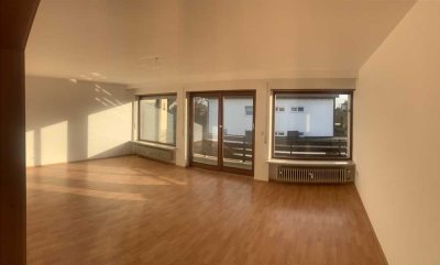 Geräumige 4-Zimmer-Wohnung mit Balkon – Zentral & Familienfreundlich