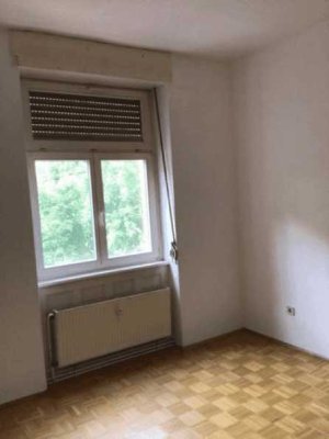 Schön geschnittene 2 Zimmer Wohnung nähe Friedrichsweiher