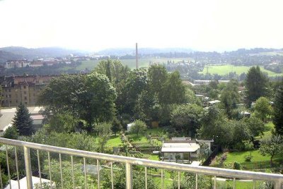 Sonnige, gerade modernisierte 3-Zimmer-Wohnung mit tollem Weitblick!