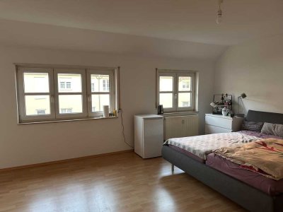 Sonnige,ruhige Single-Wohnung in Stadtmitte