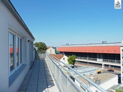 Exklusive 3-Zimmer-Dachgeschosswohnung mit toller Terrasse in U-Bahn-Nähe (befristet vermietet)