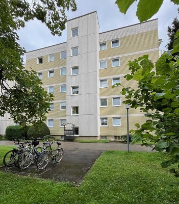 Großzügige 3-Zimmerwohnung mit Loggia in ruhiger Wohnanlage in Germering