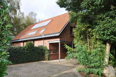 Wohnen und Arbeiten in Bispingen - Architektenhaus mit Bürogebäude