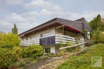 Einfamilienhaus mit Einliegerwohnung auf großem Grundstück mit Nähe zur Natur