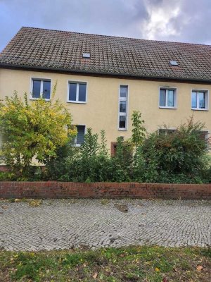 renovierte 2 Zimmerwohnung, Hochparterre sucht neue Mieter