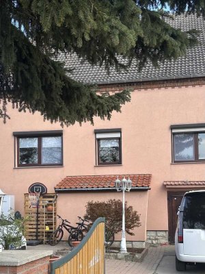 Großes und modernisiertes 6-Zimmer-Haus mit Einbauküche in Ditfurt
