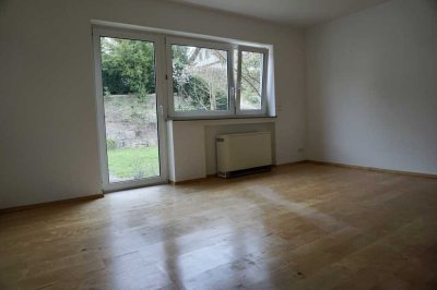 Ansprechende 4-Zimmer-Wohnung mit Garten und Garage in Blaustein