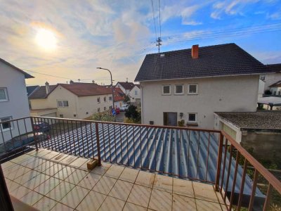 Schöne 4-Zimmer Wohnung mit Südbalkon im beliebten Weinort Diedesfeld !