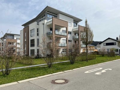 Neuwertige Wohnung mit vier Zimmern und Balkon in Tuttlingen