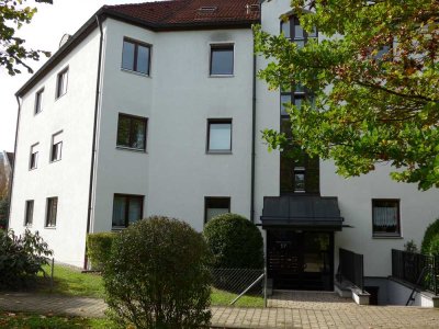 3-Zimmer-Wohnung mit gehobener Innenausstattung, Balkon und EBK