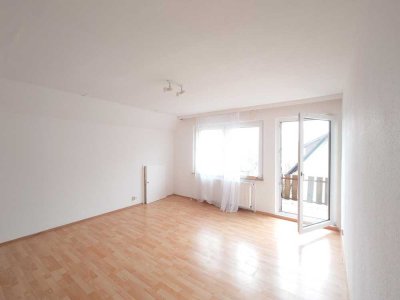 Gepflegte 2 Zimmer Wohnung mit Balkon und Einbauküche  im Grünen  und optional mit Garage