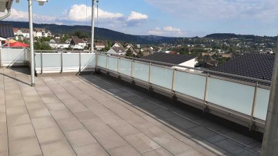 Penthouse-Wohnung in bevorzugter Südhanglage mit einzigartigem Fernblick