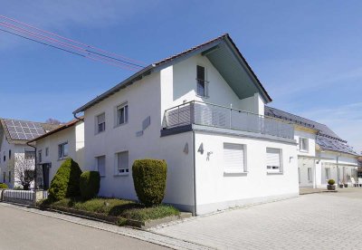 Ansprechende 5,5-Zimmer-Wohnung mit Balkon und EBK in Heroldstatt