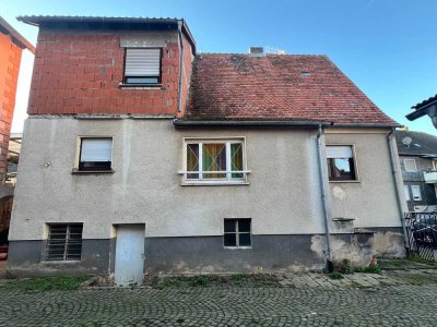 **Renovierungsbedürftiges Wohnhaus (Sondereigentum) in Freigericht (Dorfkern) mit großer Terrasse**